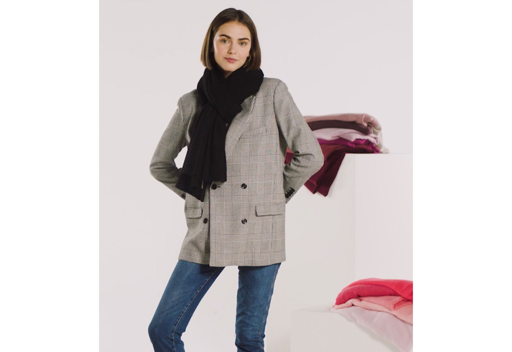 CASHMERE TRAVEL WRAP