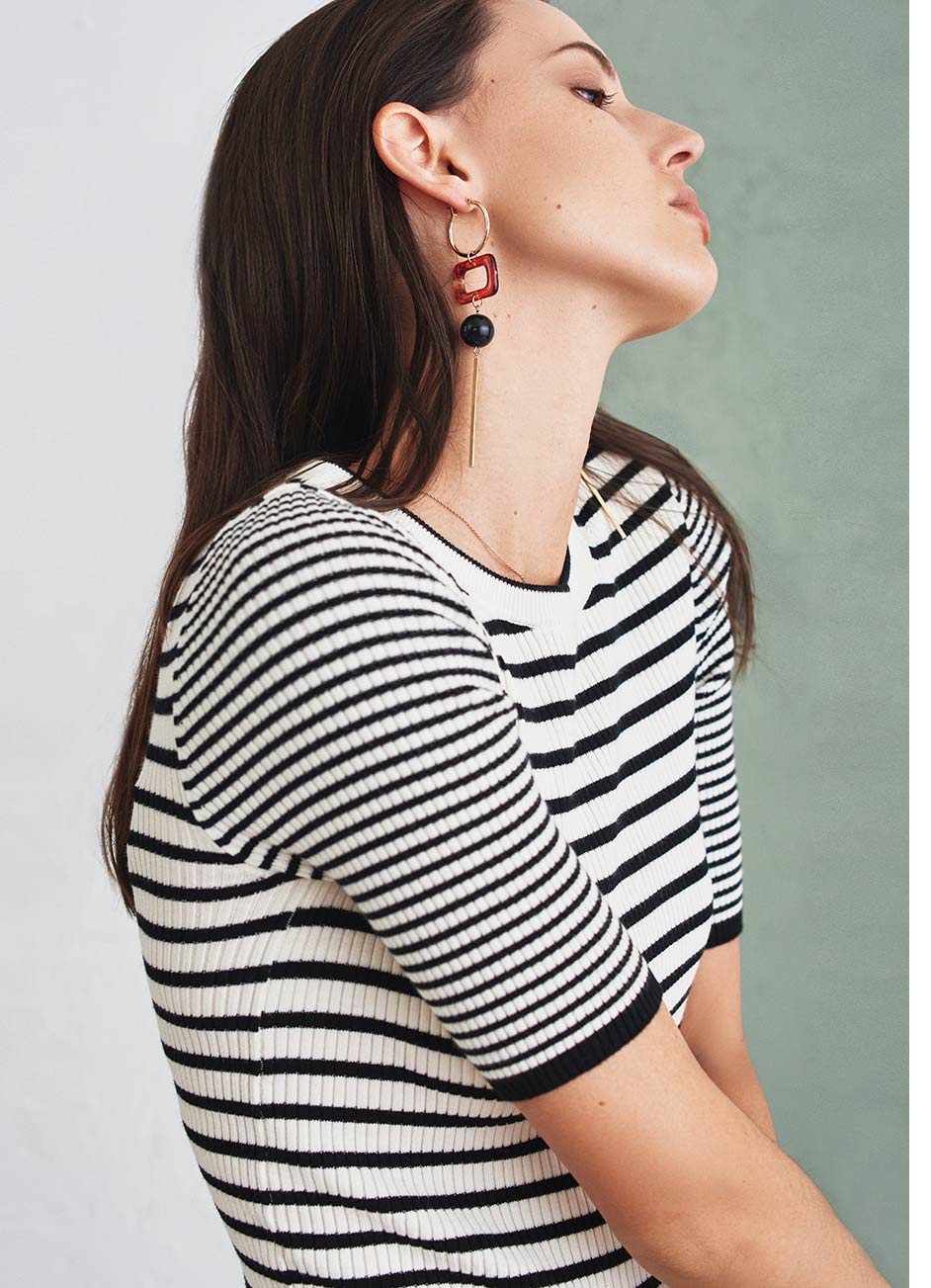 FINE GAUGE STRETCH STRIPED RIBBED CREWNECK